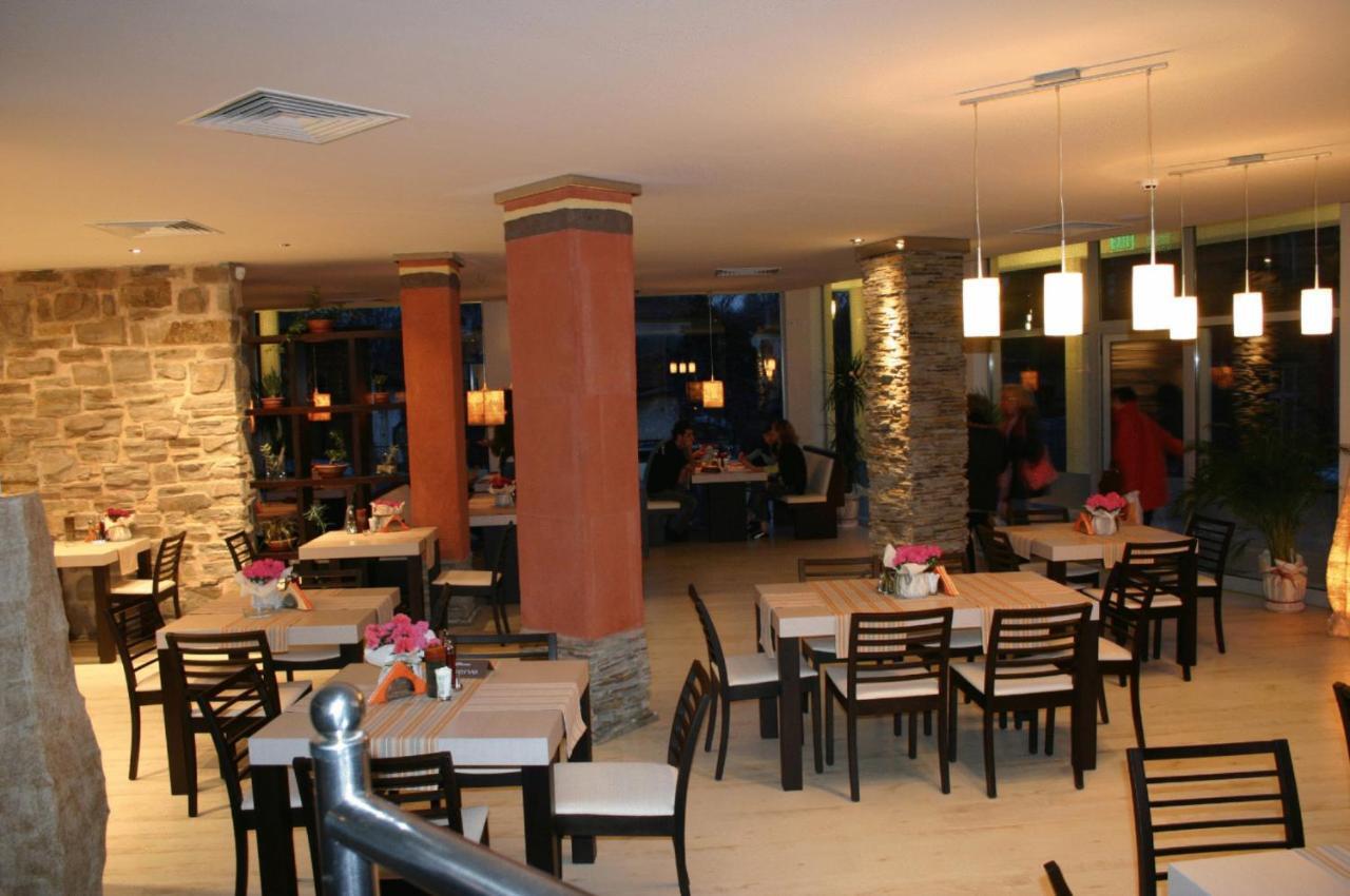 Hotel Luxor Burgasz Kültér fotó